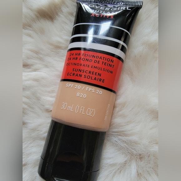 COVER Girl foundation - Picture 3 of 3